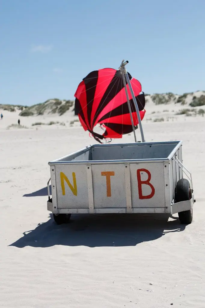 NTB Bollerwagen am Strand auf Baltrum
