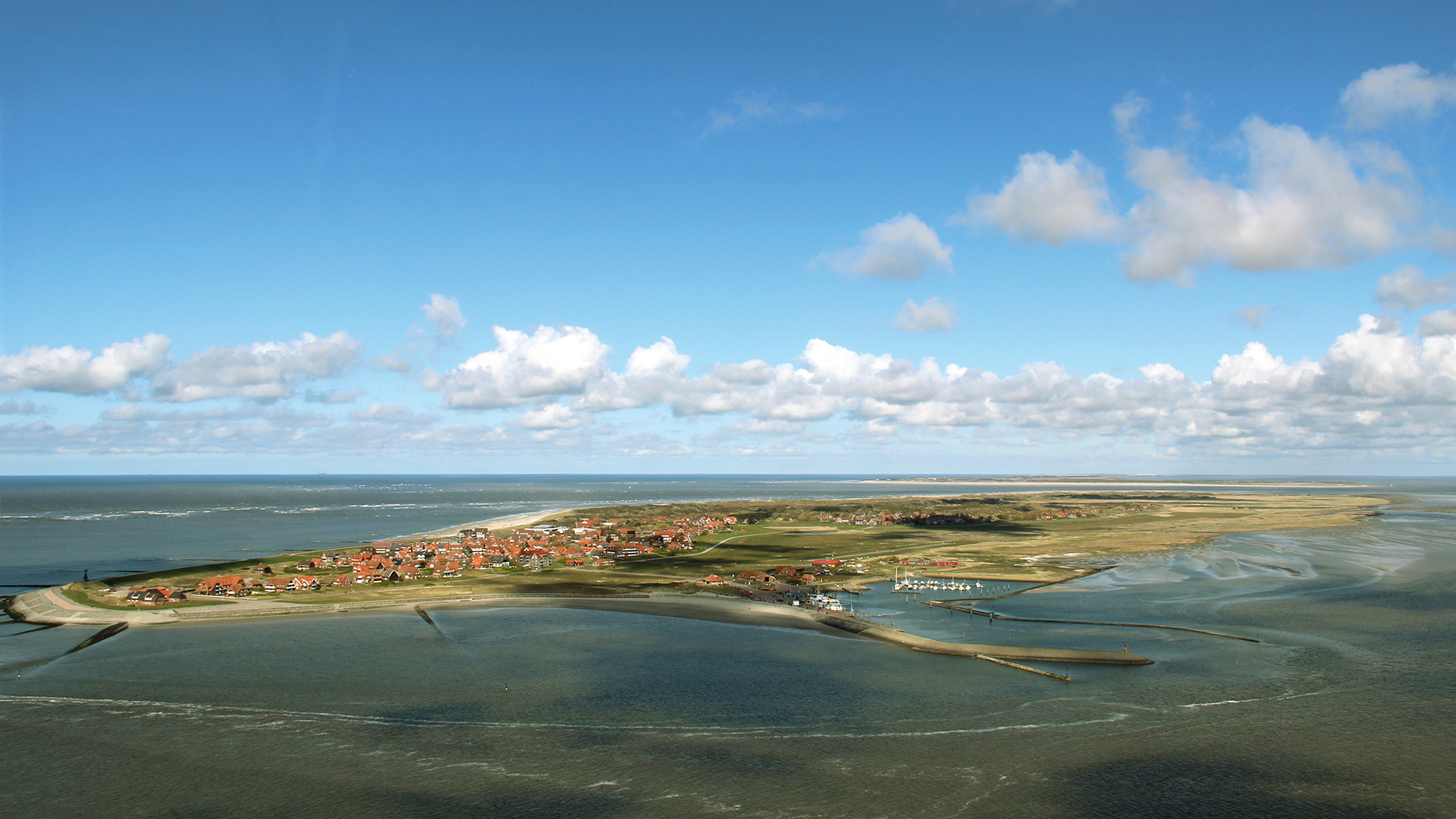 Luftaufnahme der Insel Baltrum.